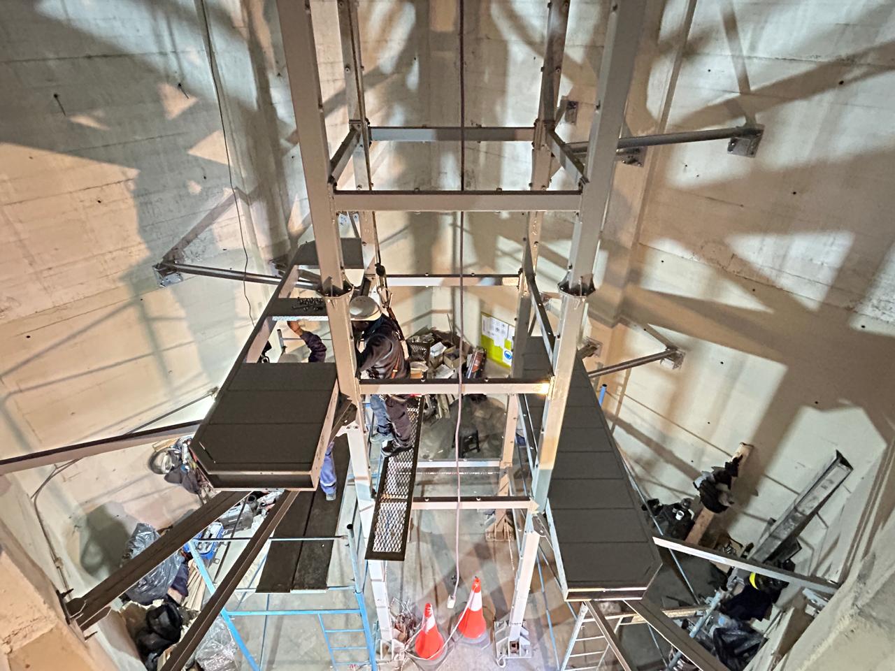 ¿Qué está pasando dentro del Obelisco? 