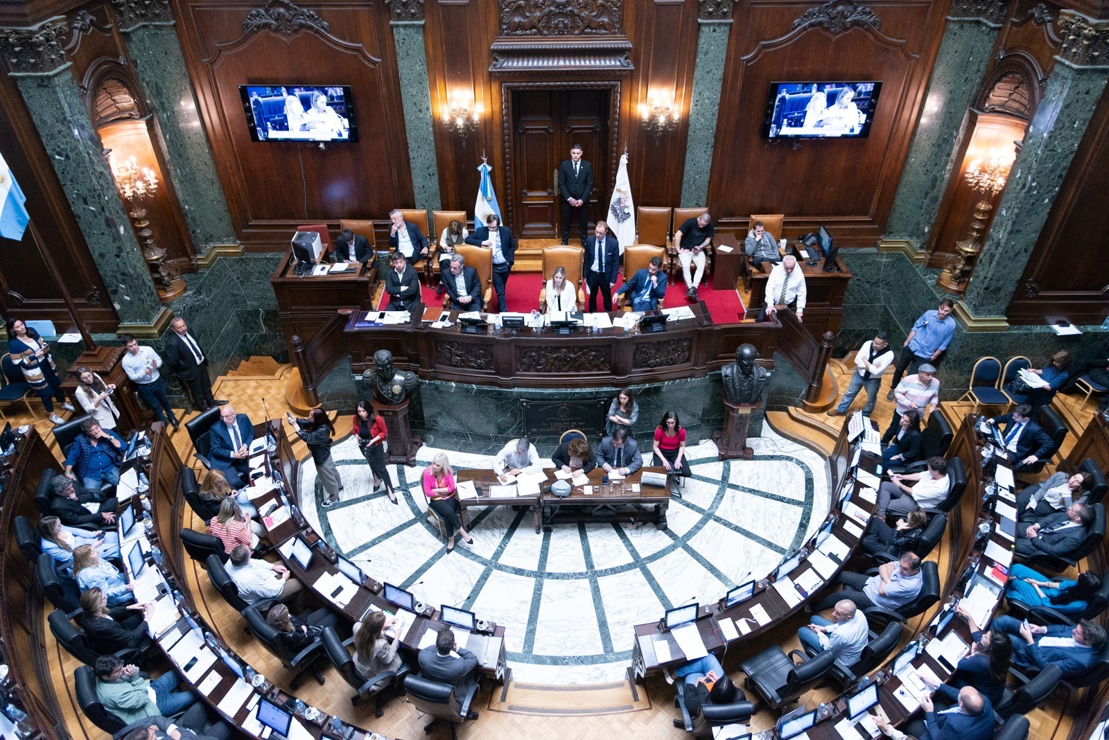 Se aprobó la ley de inmuebles protegidos con la abstención de LLA, CP y los bullrichistas