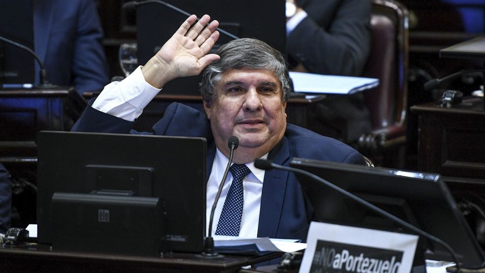 Mayans reconoció que a CFK "le duele" que Kicillof no la respalde