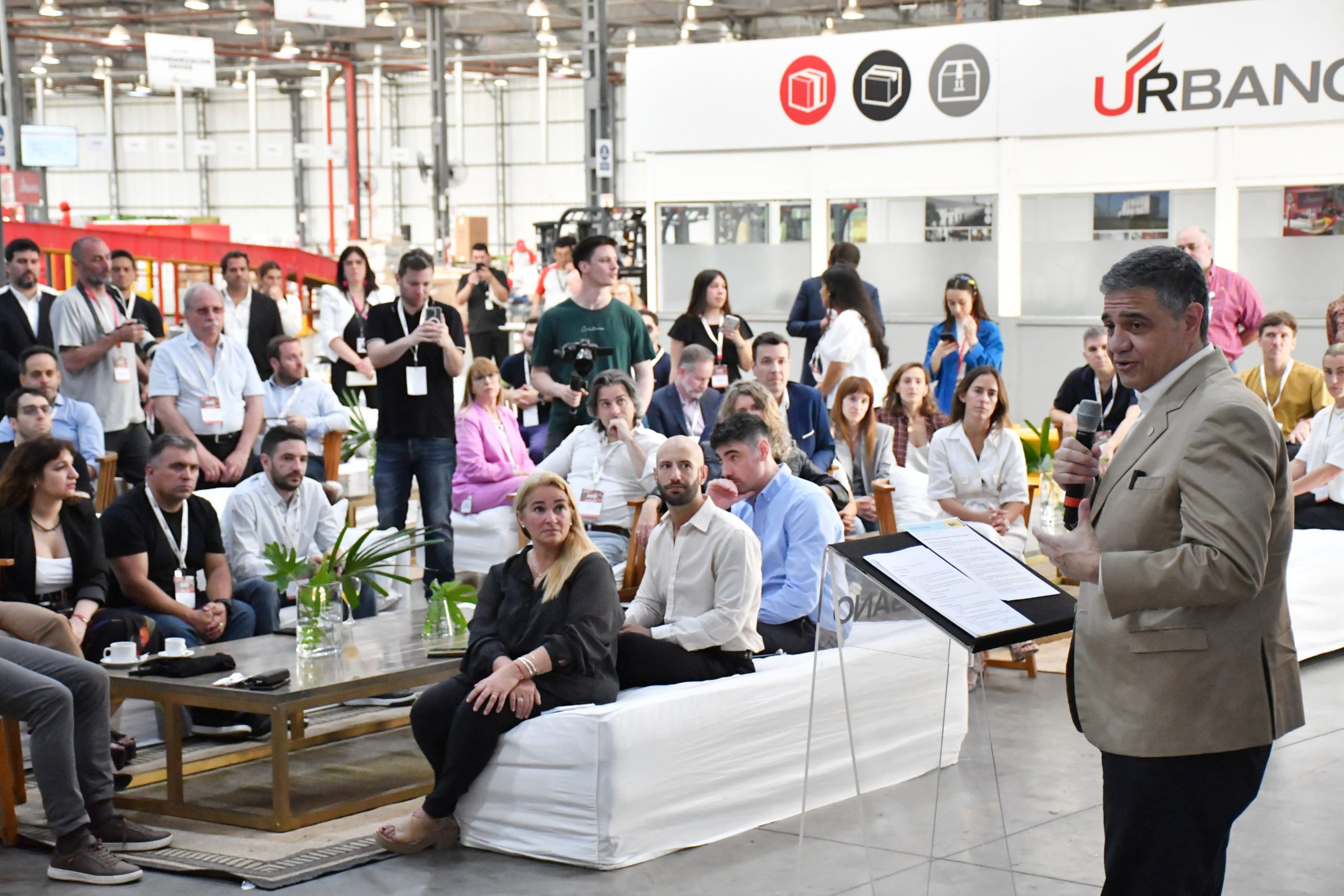 Jorge Macri inauguró en Barracas la planta de logística más grande de CABA