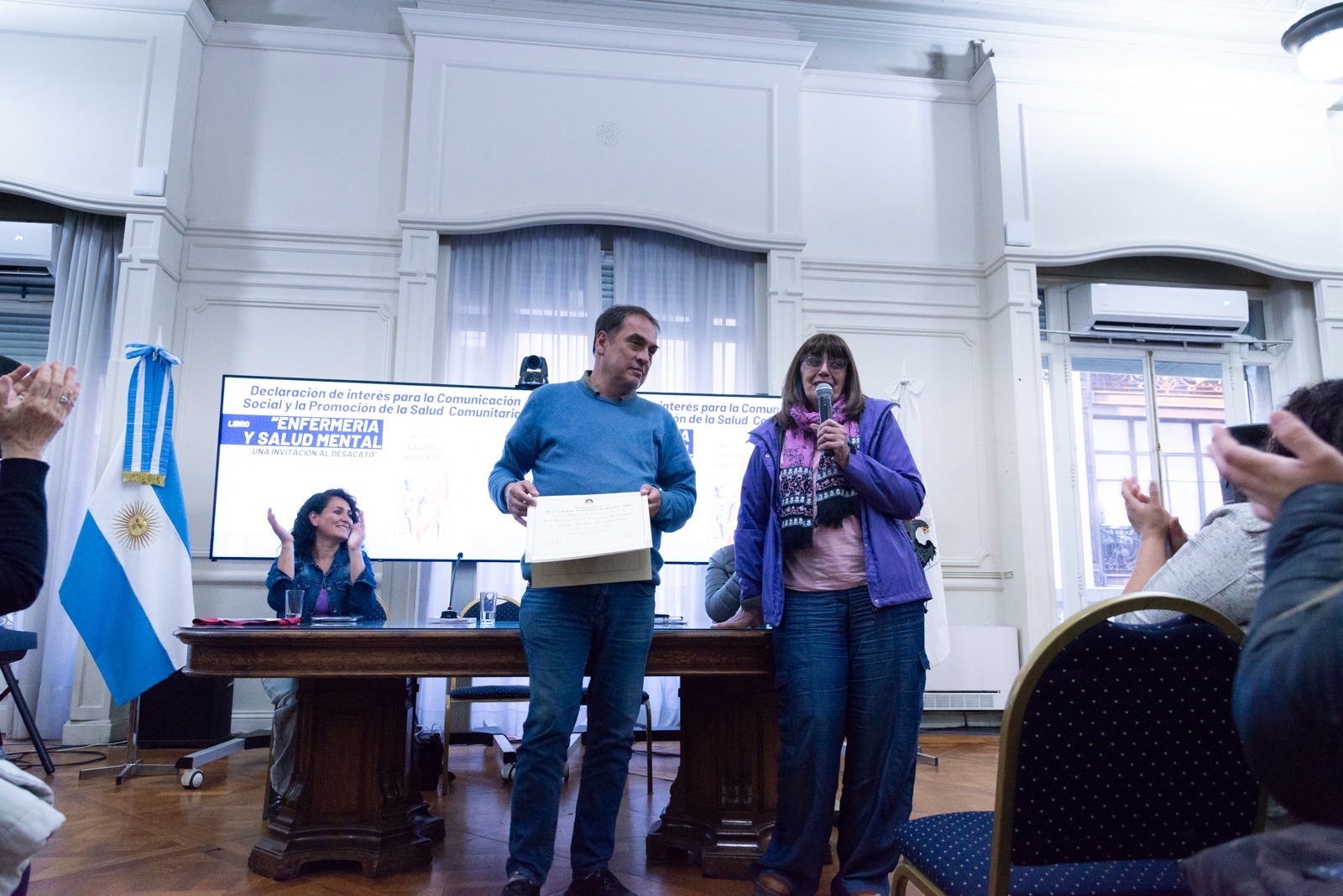 Legislatura: declaran de interés un libro sobre enfermería y salud mental