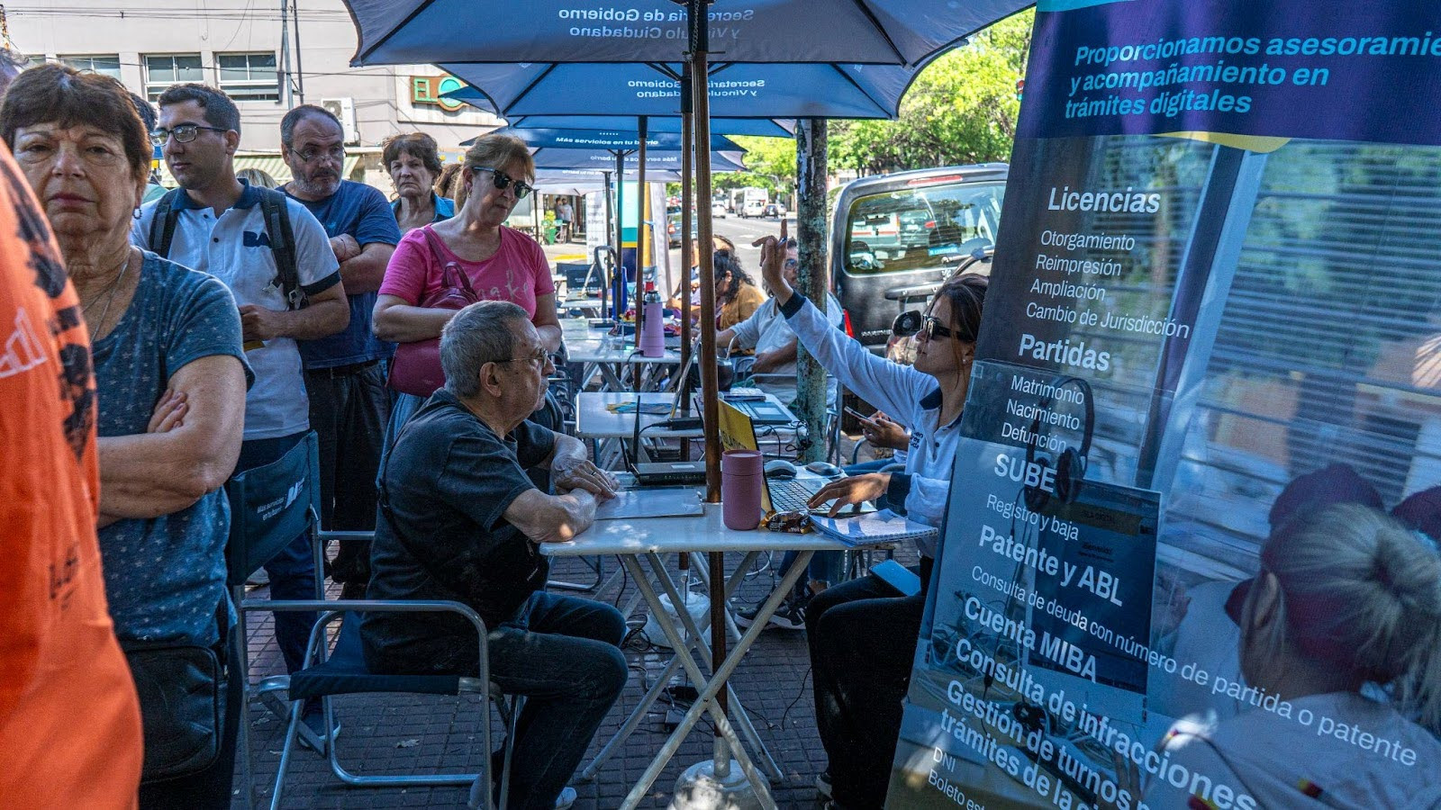 El GCBA lleva sus oficinas de servicios a Liniers, Coghlan y Saavedra