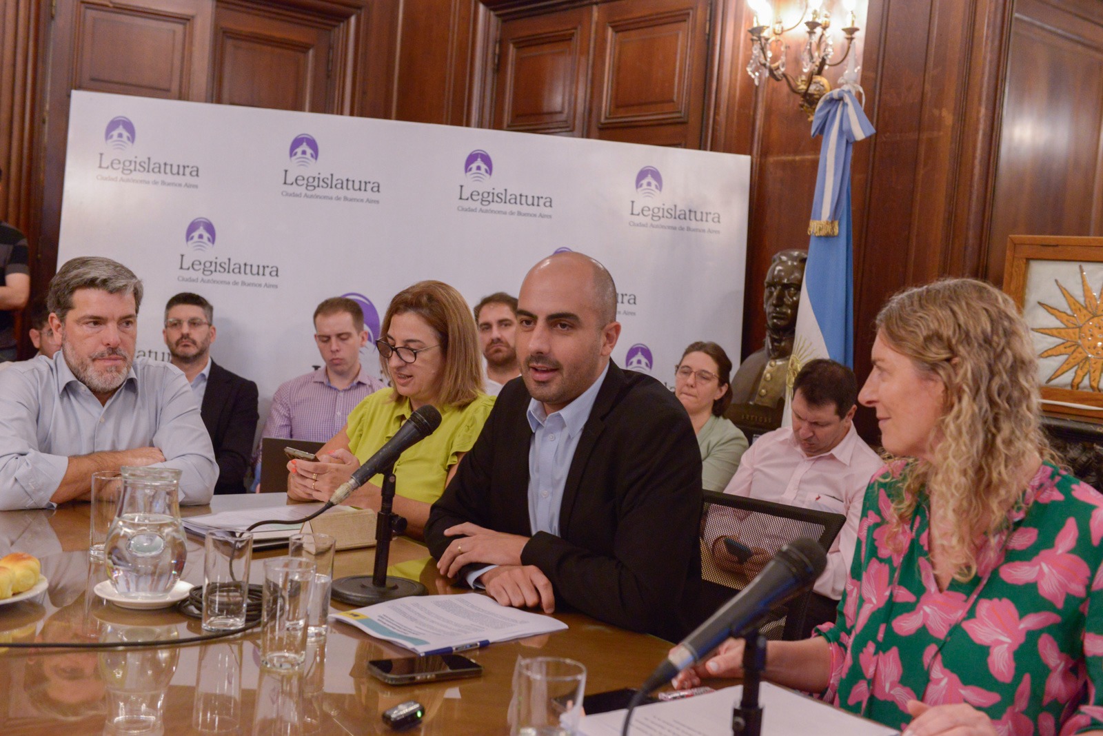 Mraida expuso en la Legislatura: los planes de Desarrollo Humano y Hábitat