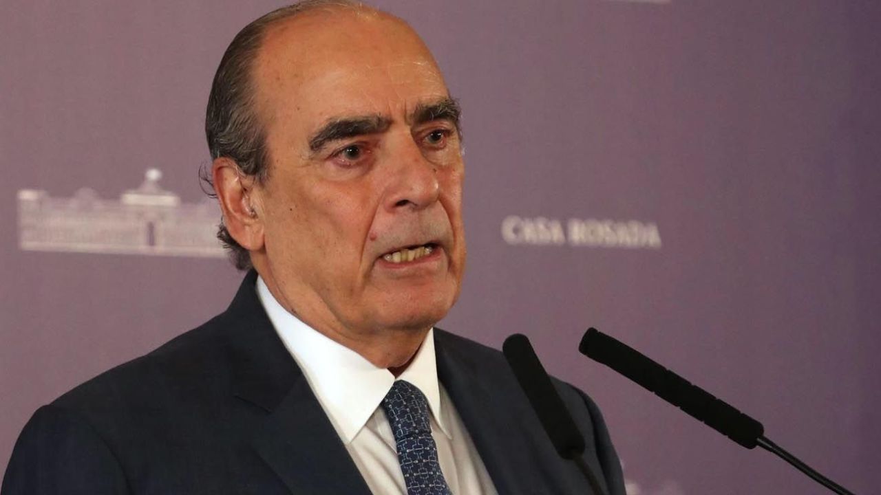 Francos y Aerolíneas: Si no se privatiza "vamos a terminar con la compañía"