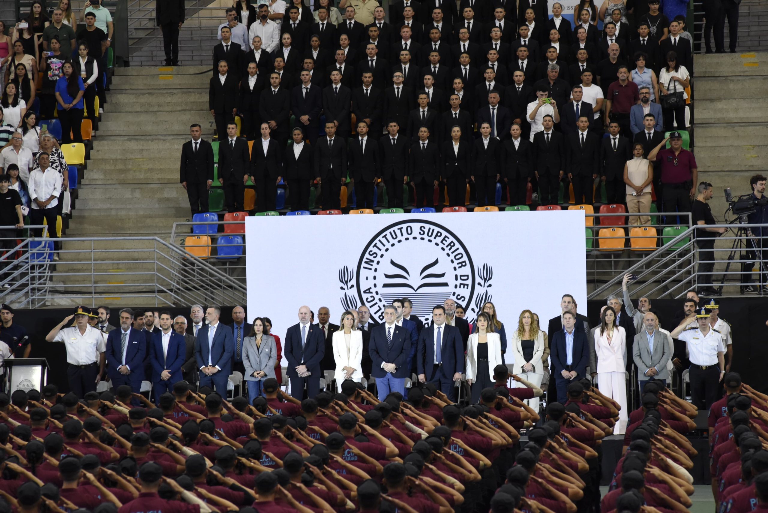 La Ciudad suma 1.000 nuevos policías y bomberos
