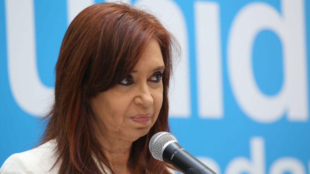 CFK le apuntó a Milei, Macri y la Corte: "Mafia y delirio, peligroso binomio"