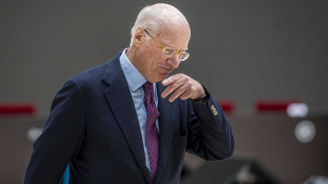 Sturzenegger celebró una medida a la que Rocca se opuso