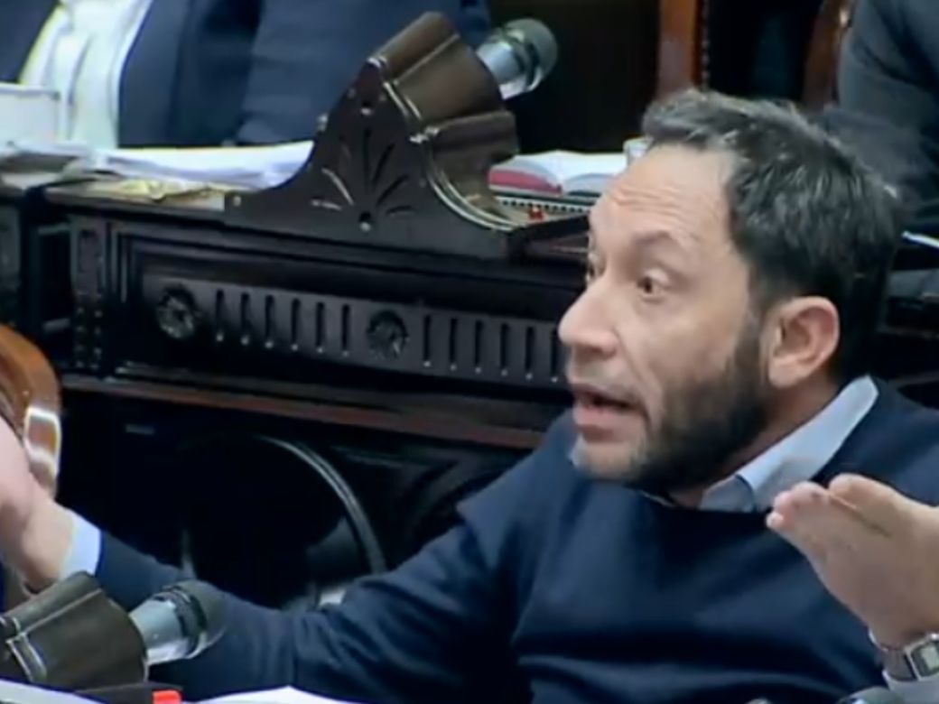 Maxi Ferraro denunció que lo están espiando: "LR"