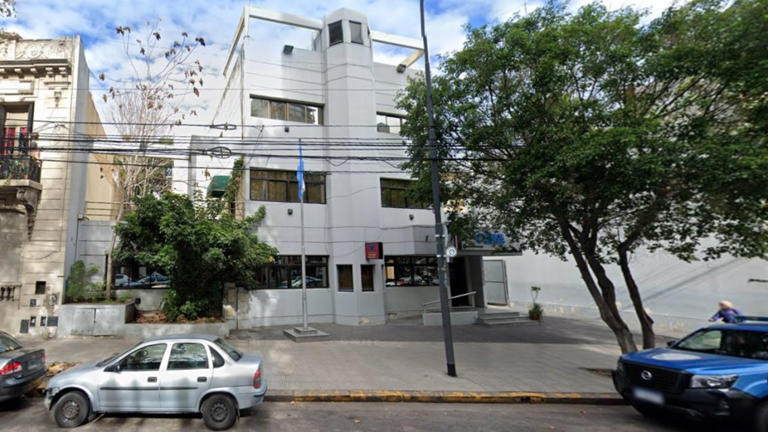 Nueva fuga de presos en la Ciudad: seis hombres escaparon en un taxi