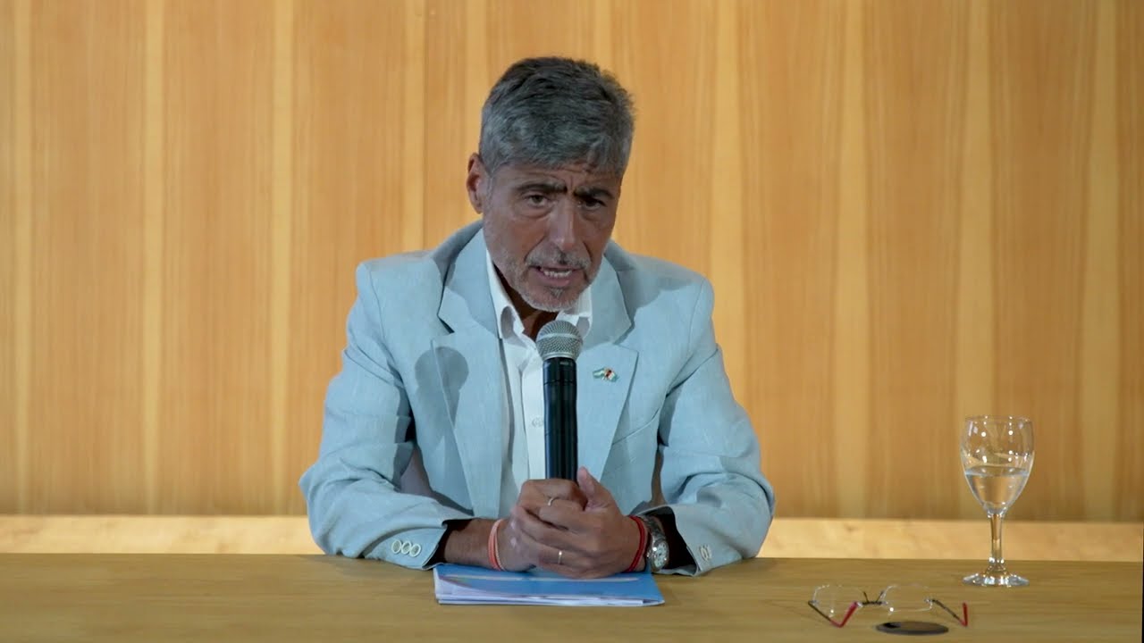 Quinteros tildó de "Cagones" a legisladores y De Loredo lo llamó "Payaso"