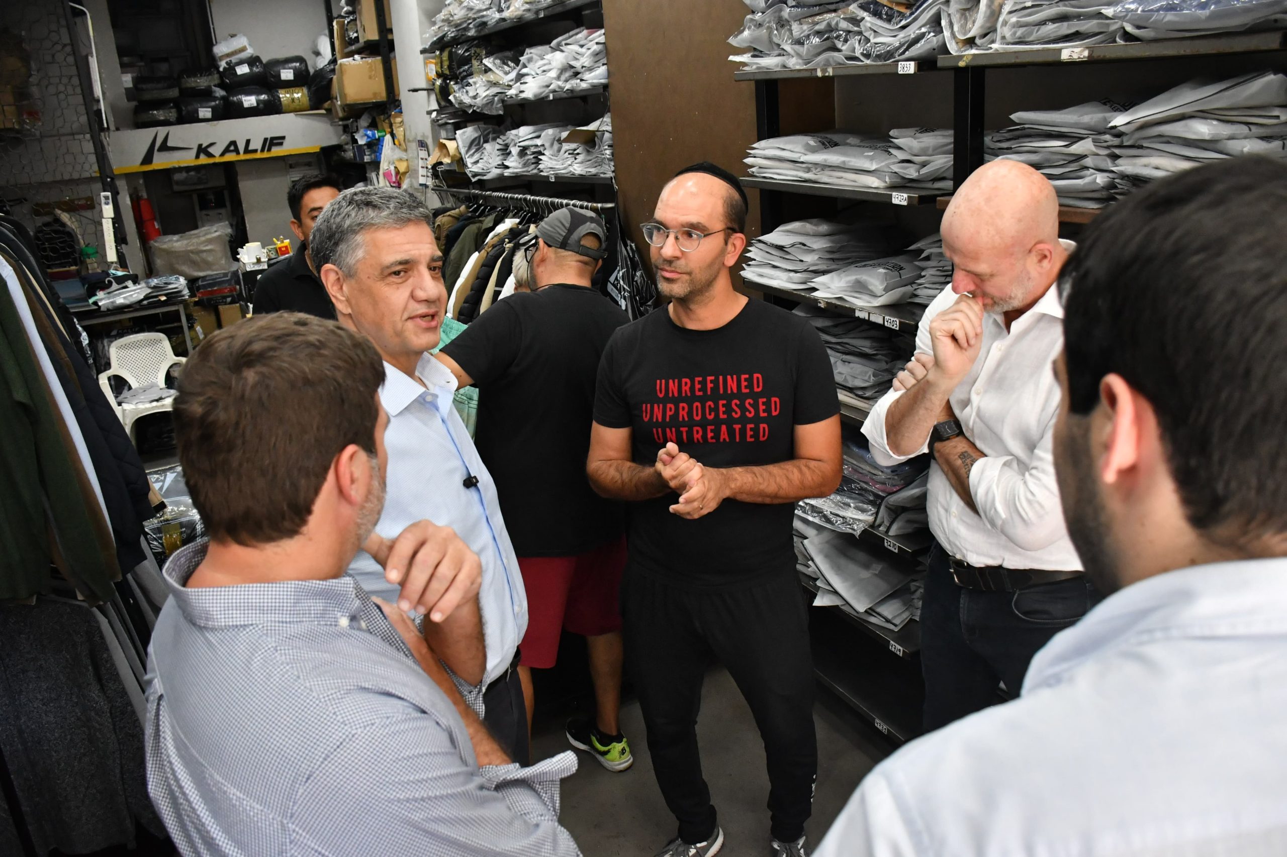 Tras el desalojo de manteros, comerciantes de Flores dicen que subieron las ventas