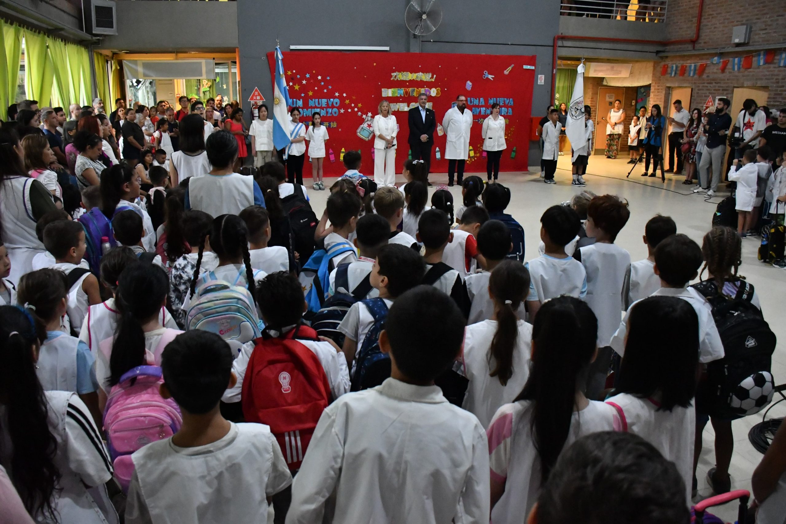 La ministra de Educación porteña respalda el guaraní ante críticas libertarias