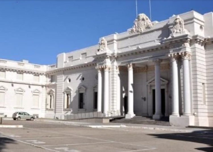 LLA busca cerrar el Senado santafesino para ahorrar recursos