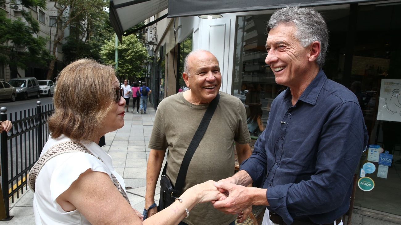 Mauricio Macri se metió en la campaña porteña y recorrió un barrio