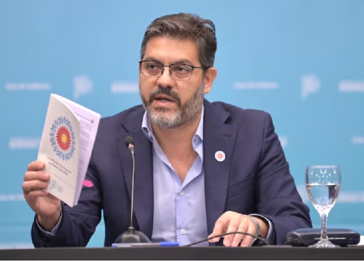 Desdoblamiento: Kicillof desafió a los K y exige respeto constitucional