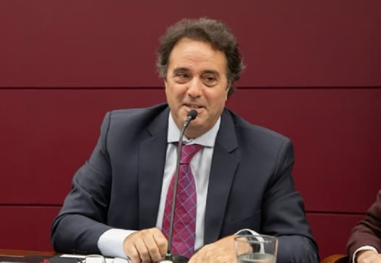 Meis presentó un proyecto para modificar el Reglamento del Poder Judicial