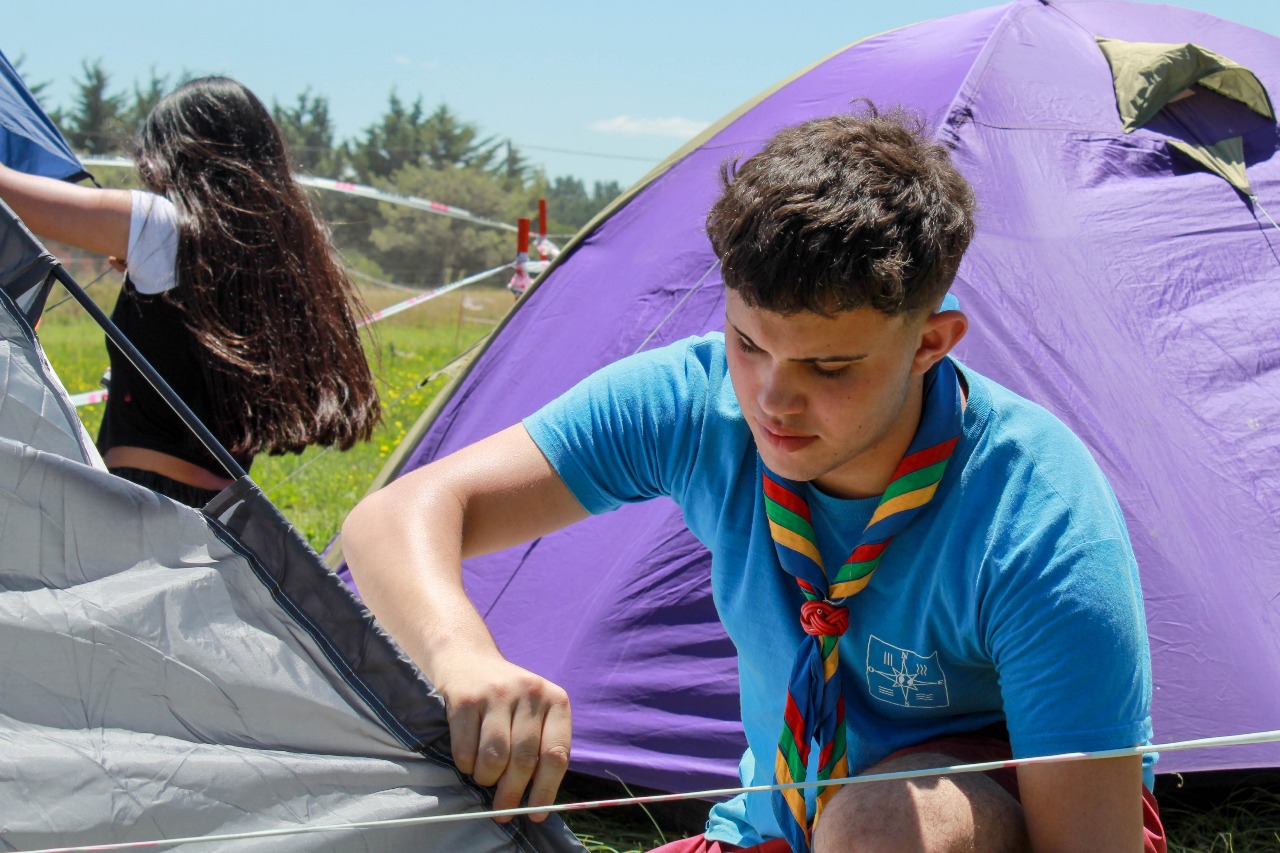 Scouts se meten en la campaña: van por un espacio de acampe para jóvenes en CABA