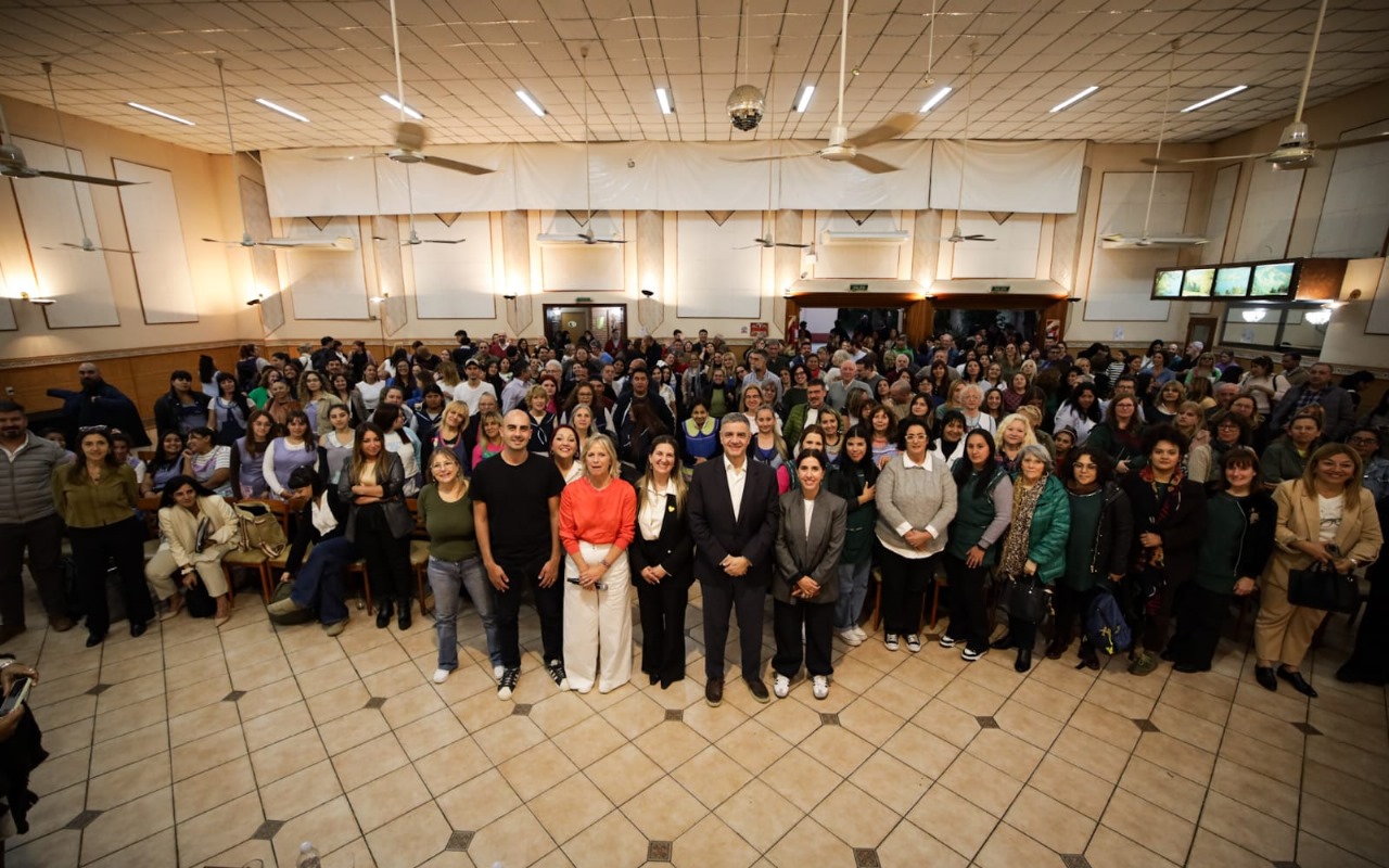 Jorge Macri reconoció el trabajo de los docentes y médicos: “Ninguna IA los puede reemplazar”