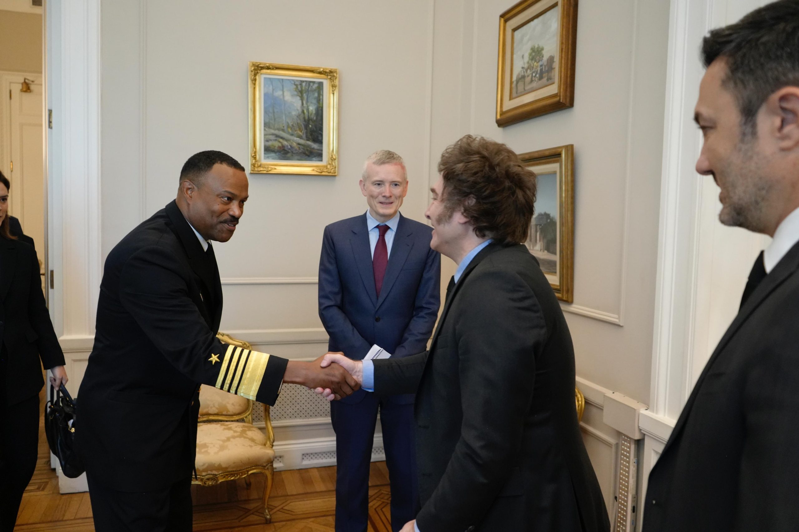 Milei y el Comando Sur sellaron alianza para la cooperación militar