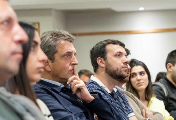 Massa llamó a construir unidad frente a un “cambio de época”
