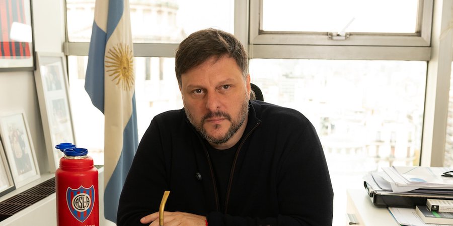 Leandro Santoro presentó su libro sobre "negocios" del Pro en la Ciudad