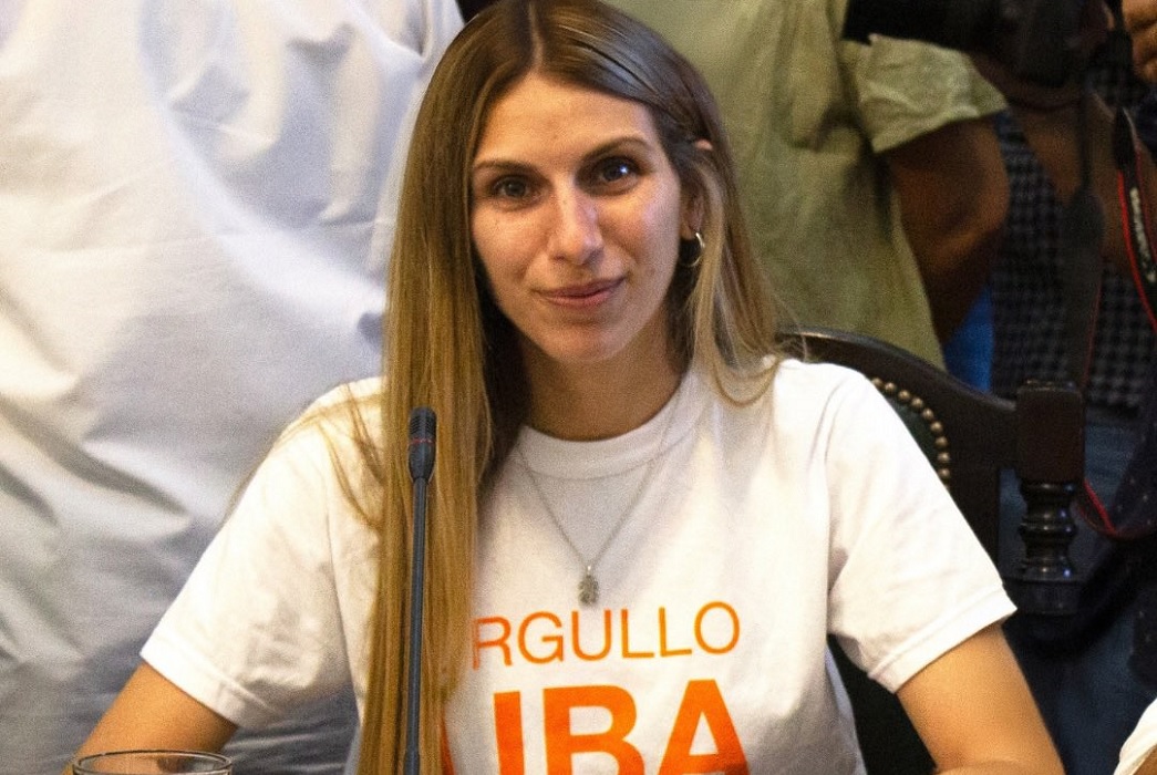 Lula Levy encabezó un “tosazo” frente a  la Casa Rosada