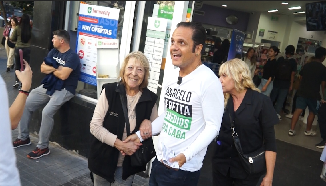 Peretta, en defensa de jubilada que no dejaban entrar al baño de una farmacia