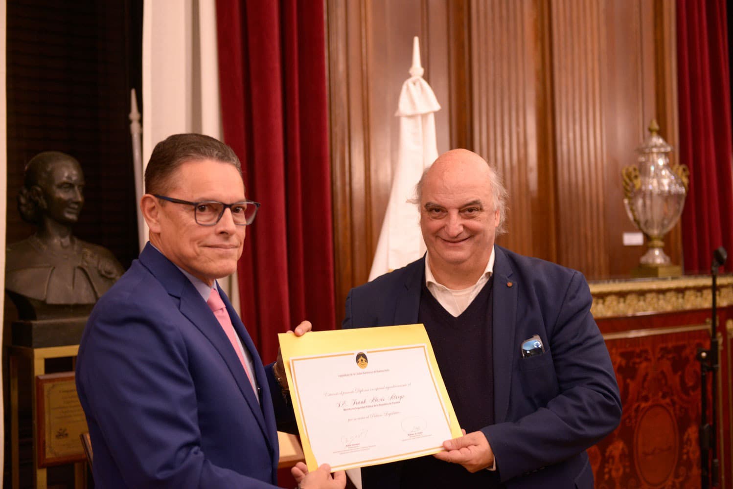 La Legislatura recibió al Ministro de Seguridad Pública de Panamá