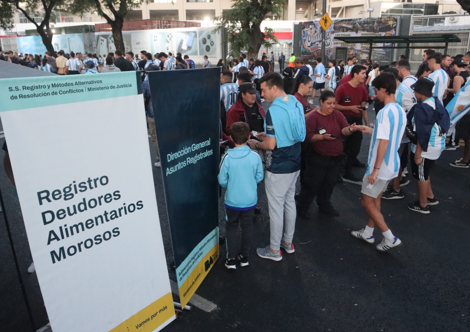 GCBA controlará a deudores alimentarios en los recitales de Los Piojos