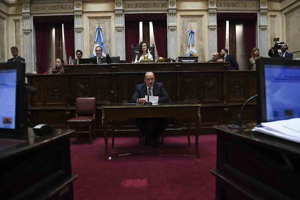 Escándalo: Francos huyó del Senado tras ser llamado "mentiroso"