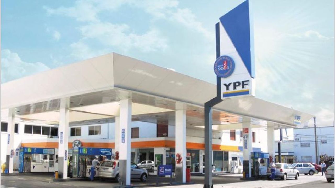 YPF subió por segunda vez en el mes el precio de los combustibles