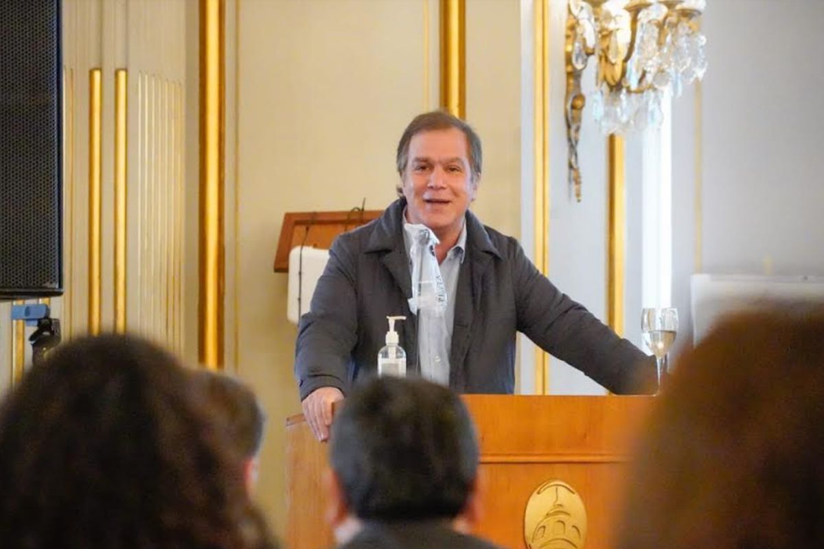 Roy Cortina continua recorriendo los barrios de la Ciudad