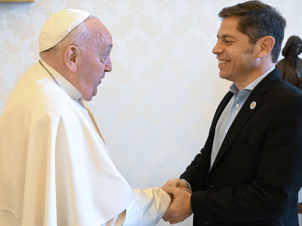 Kicillof utilizó a Francisco para a criticar a Milei
