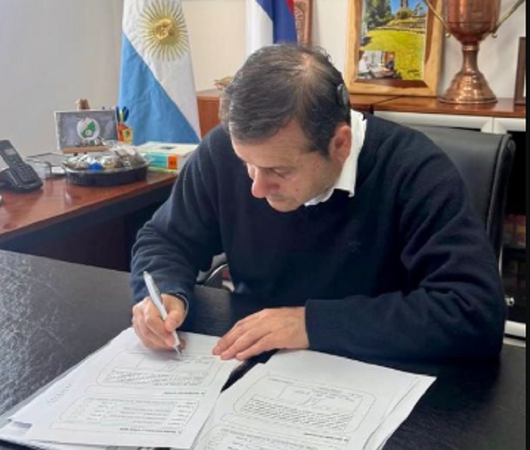 El exgobernador Herrera Ahuad buscará una banca en el Congreso