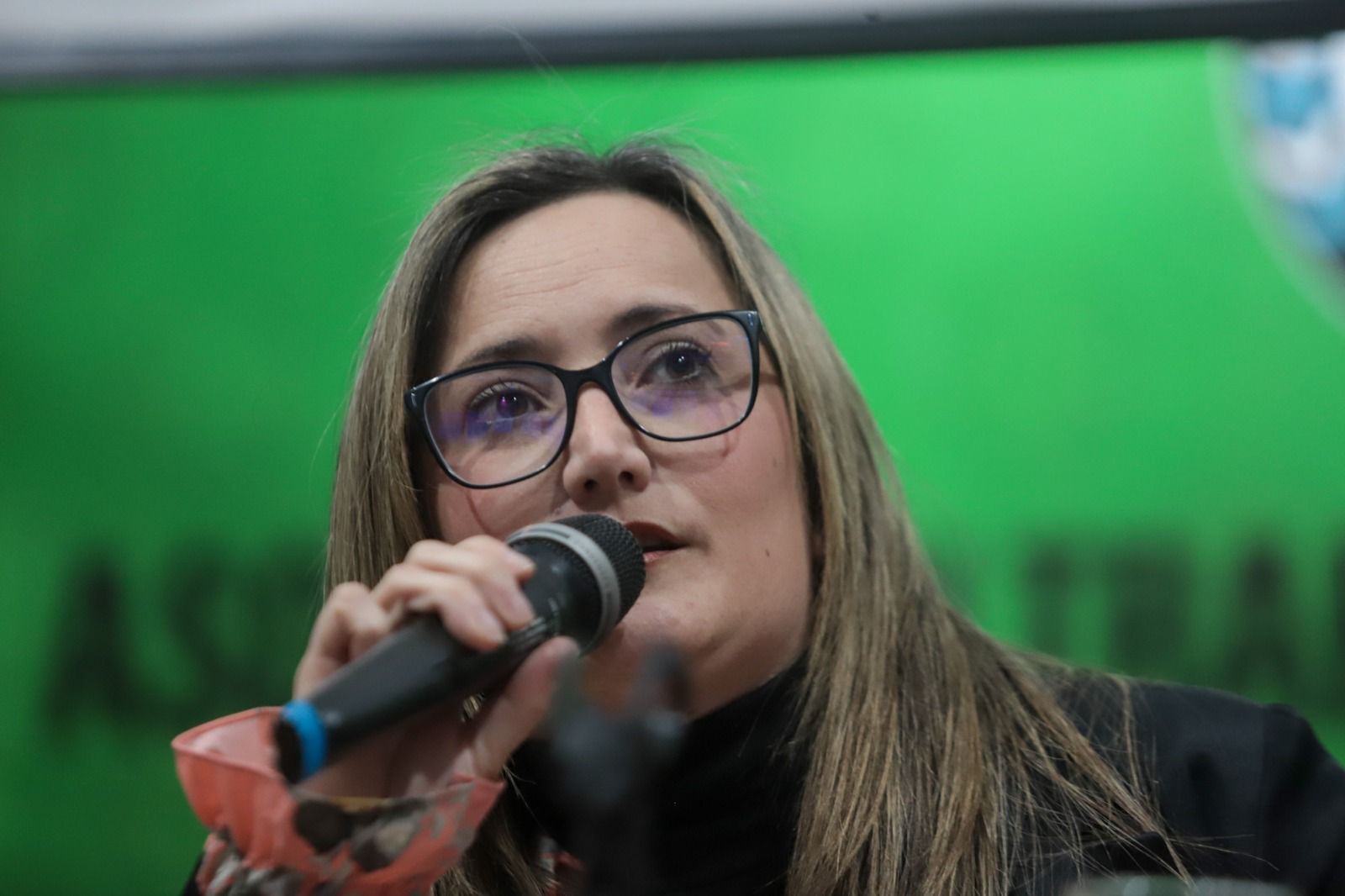 Denuncian disolución de organismos claves y modificación de secretarías