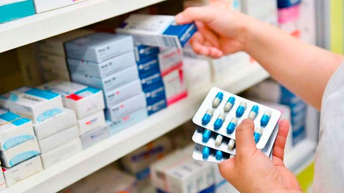 El Gobierno acelera la importación de medicamentos sin control