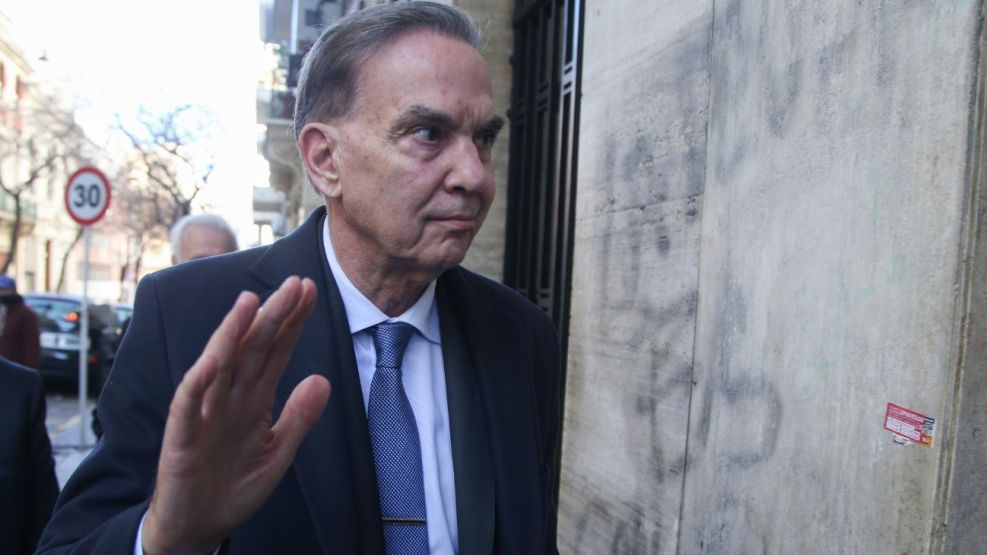 Pichetto: "El Gobierno quiere vender el edificio del Regimiento de Patricios"