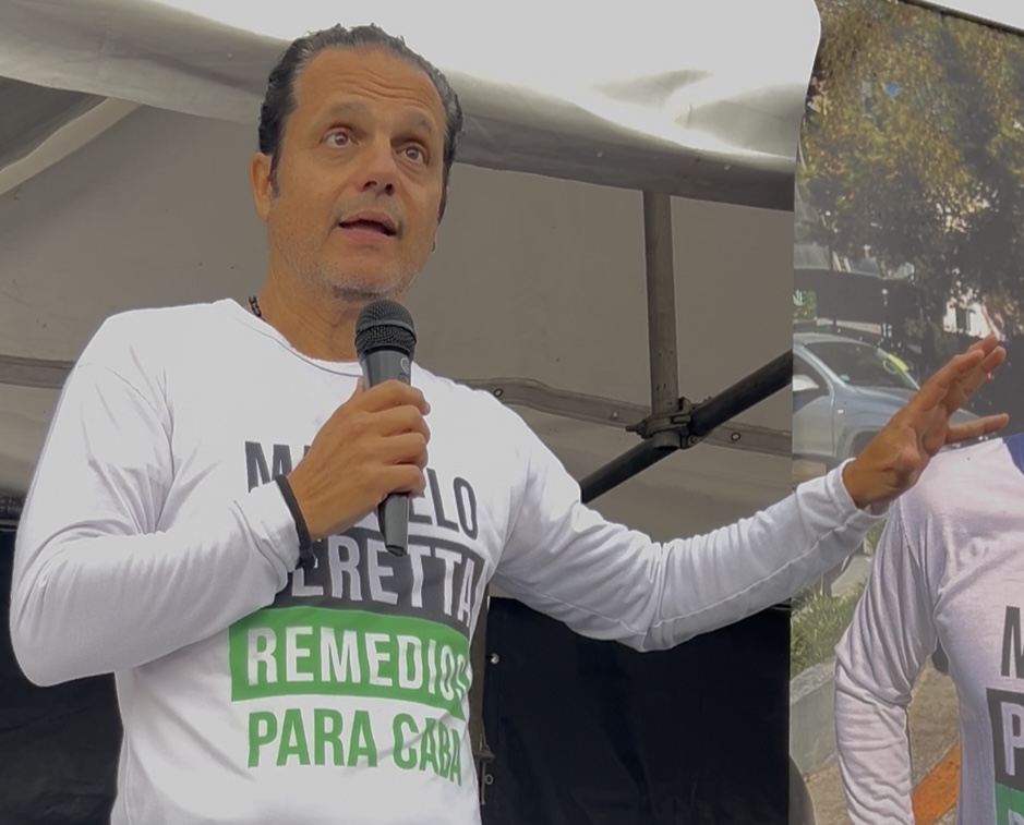 Multitudinario acto de lanzamiento de Peretta