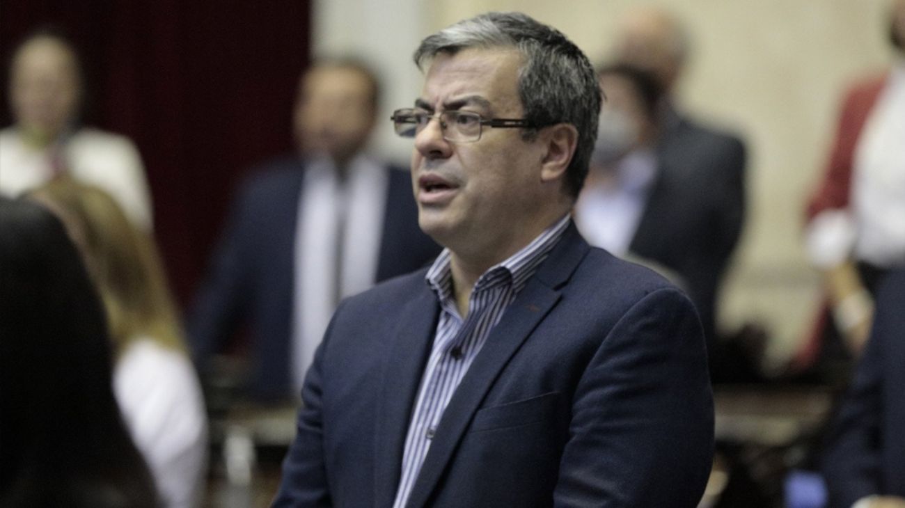 Martínez criticó la ayuda de EEUU: “Es el narco del barrio, el que te presta para sacarte cosas”