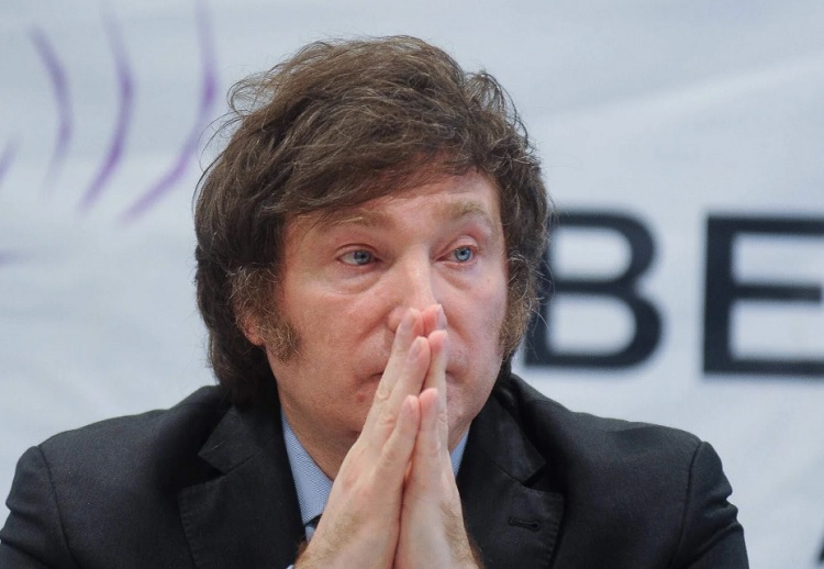 A tres semanas de las elecciones, Milei cae 5 puntos tras el caso Espert