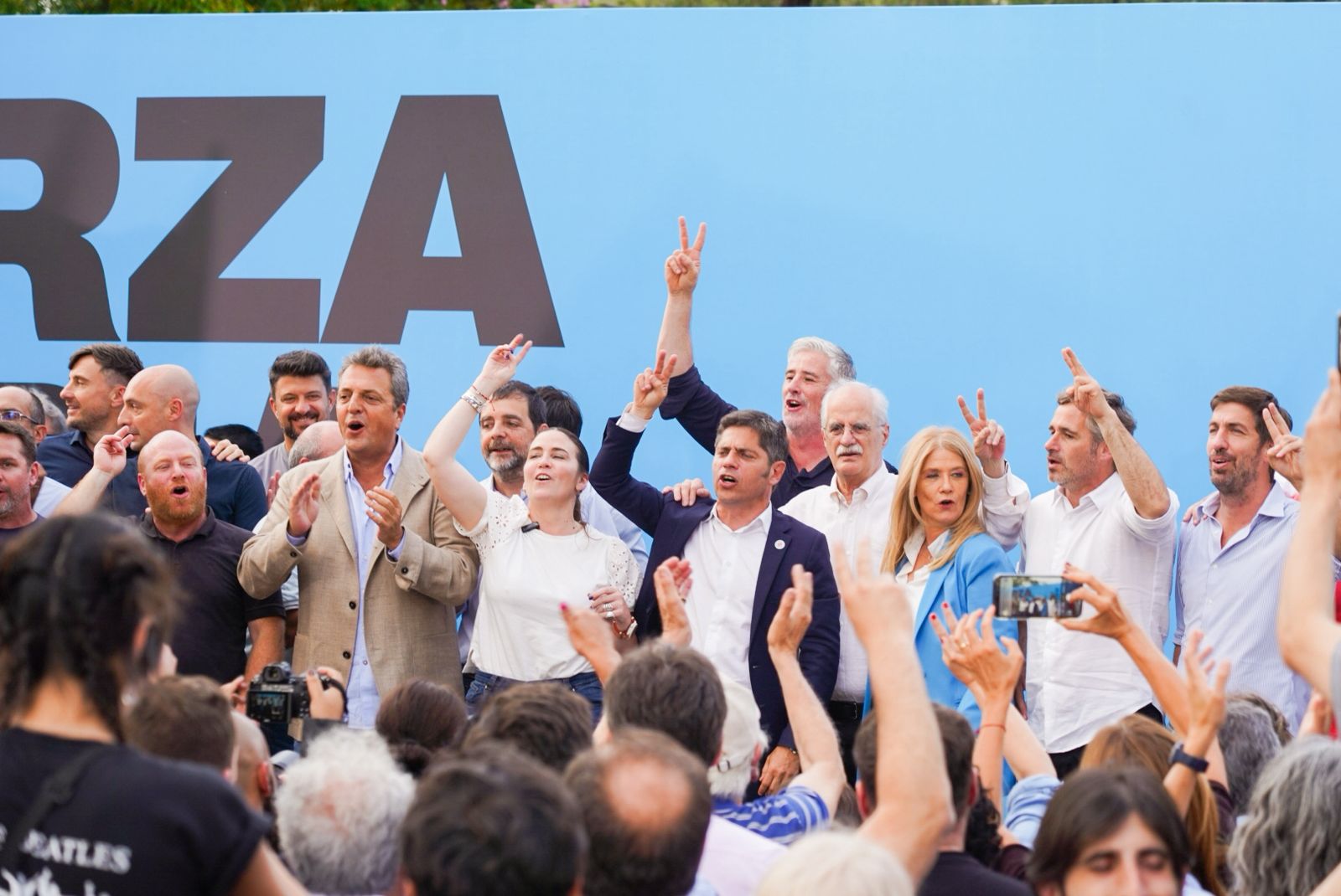 Kicillof en el cierre de campaña: “Son una estafa de TikTok y están timbeando el país”