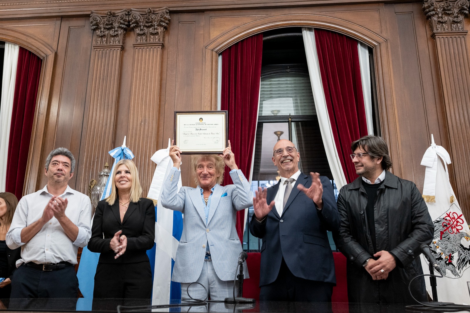 La Legislatura declaró como Huésped de Honor a Rod Stewart