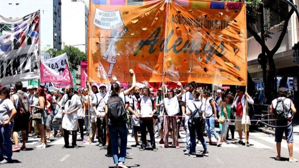 Las legisladoras del FIT denunciaron al Gobierno macrista