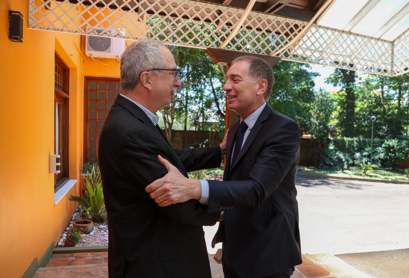 Santilli teje consensos: Misiones apoyará la reforma laboral y el presupuesto