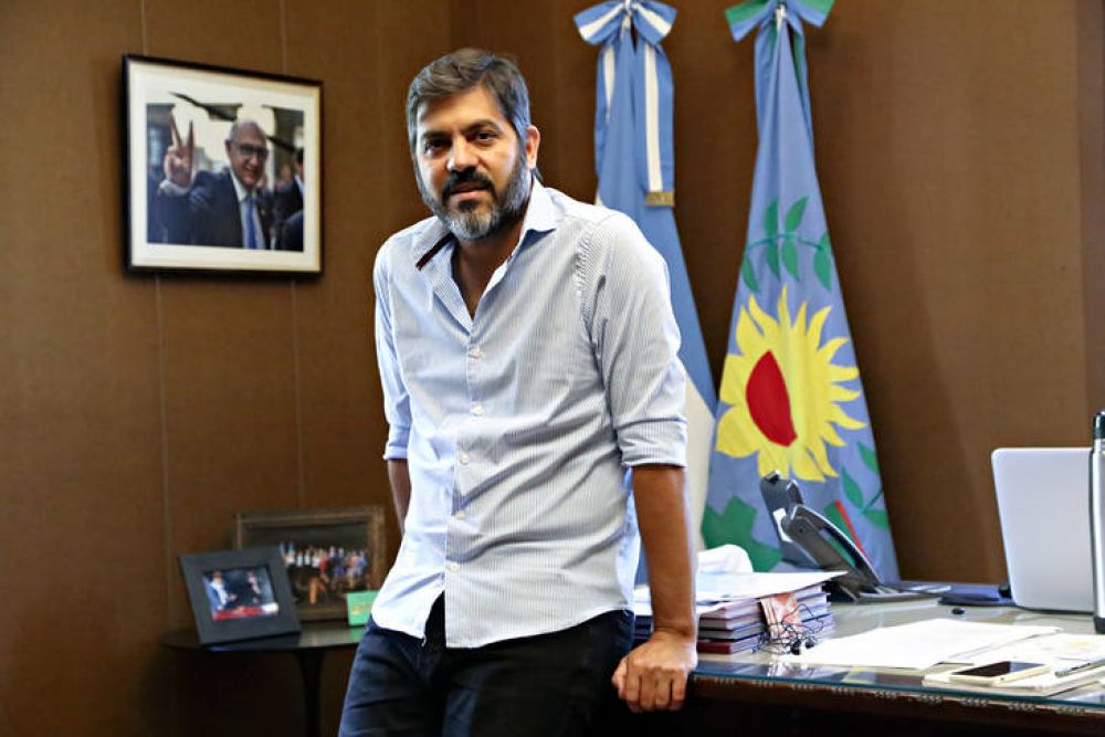 La mano derecha de Kicillof en un acto con un intendente anti CFK