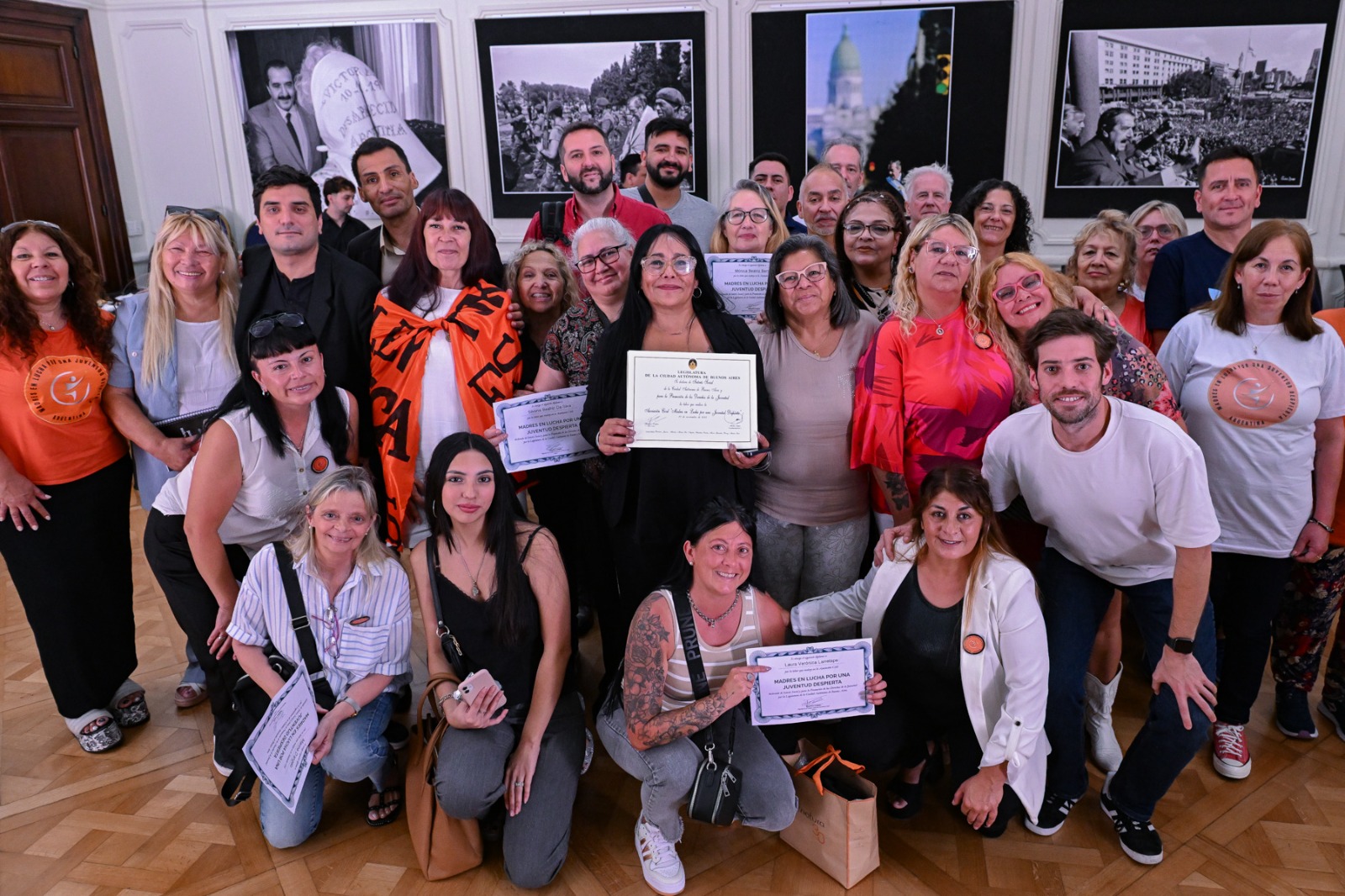 Homenaje legislativo a "Madres en Lucha por una Juventud Despierta”