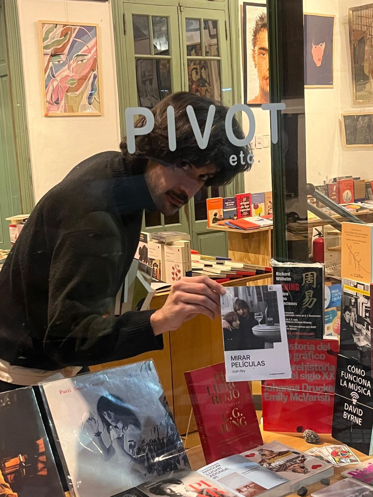 Jóvenes emprendieron una editorial y editaron 7 libros